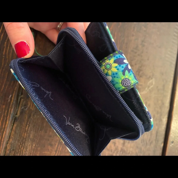 Vera Bradley wallet - Picture 3 of 3